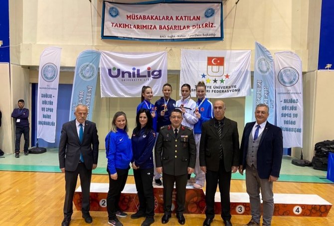 Subü’lü Karatecilerden 4 Madalya