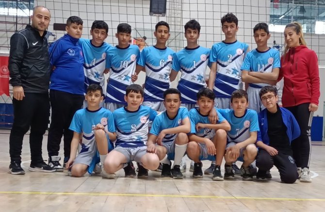 Küçük Voleybolcuların 5 Topla Gelen Şampiyonluğu