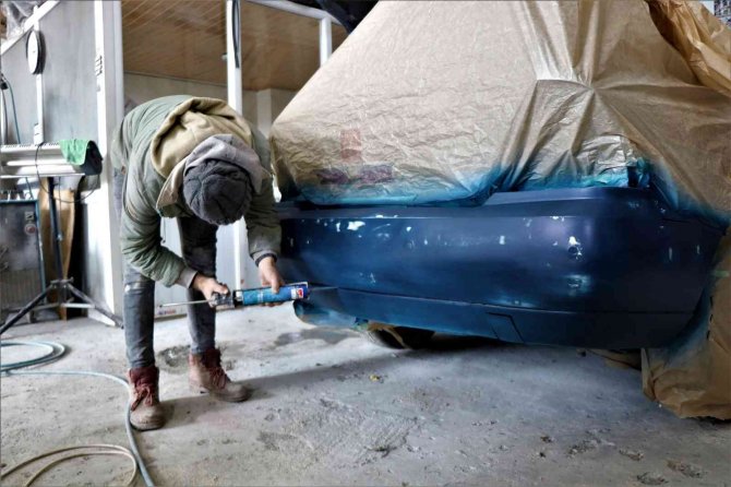 Buzlanmada Trafik Kazaları Arttı, Kaportacılarda Yer Kalmadı