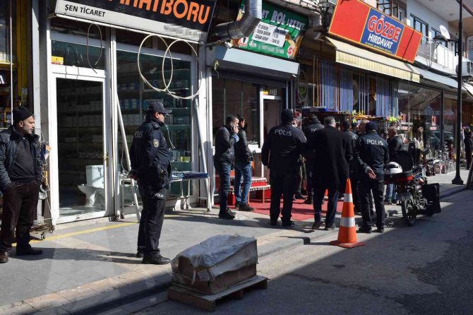 Esnafın Silahlı Kavgasında Kan Aktı: 1 Yaralı