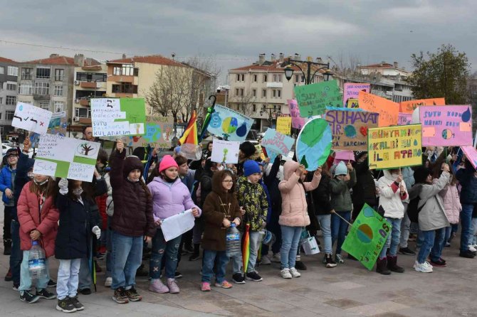 Minikler Su Tasarrufu İçin Yürüdü