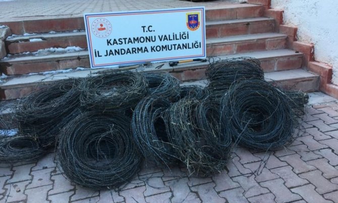 Ormanlık Alandaki Tel Çitleri Çalan Şahıslar Yakayı Ele Verdi: 3 Gözaltı