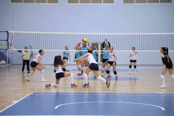Tüsf Voleybol 1. Lig Müsabakaları Bartın Üniversitesinin Ev Sahipliğinde Başladı
