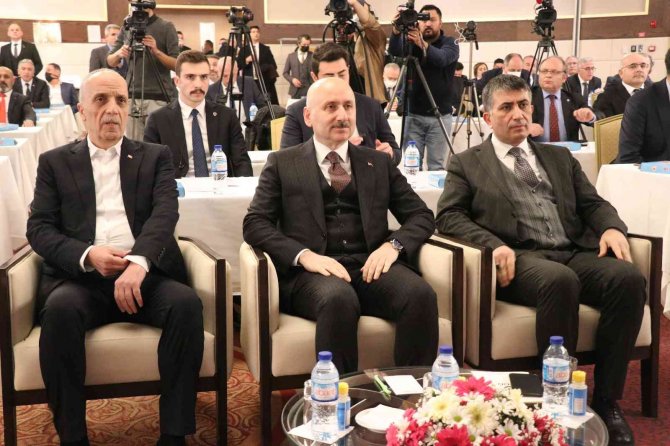 Ulaştırma Ve Altyapı Bakanı Karaismailoğlu: "Pandemi Sürecinde Demiryoluna Rağbetin Arttığına Şahit Oluyoruz”