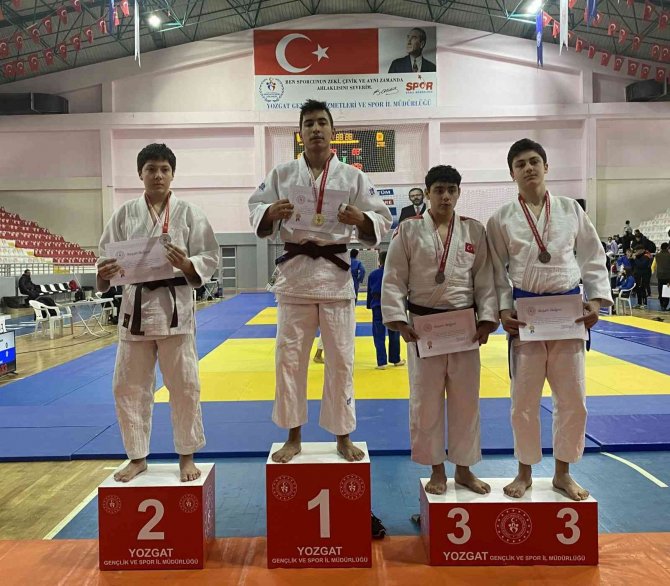 Manisa Büyükşehir’in Judocularından Yozgat’ta Büyük Başarı