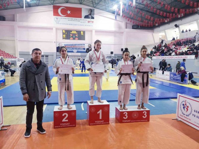 Yunusemreli Yıldız Judocular Yozgat’tan 3 Madalya İle Döndü
