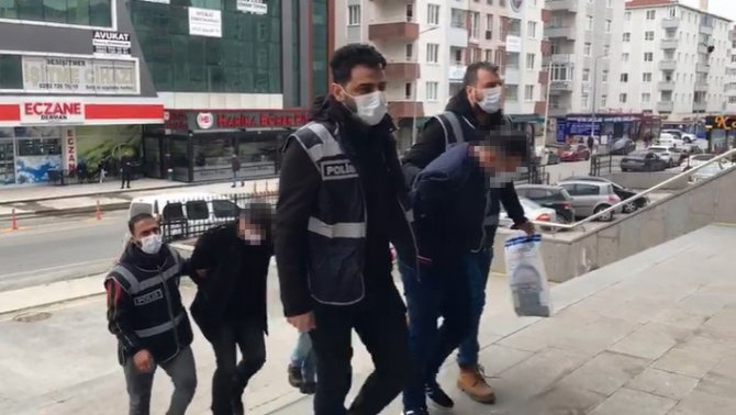 Sosyal Medyadan Fuhuş Organize Eden Çeteye Operasyon: 5 Gözaltı
