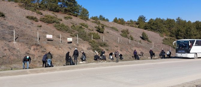 Magandalar Kirletti, Gönüllü Üniversite Öğrencileri Temizledi