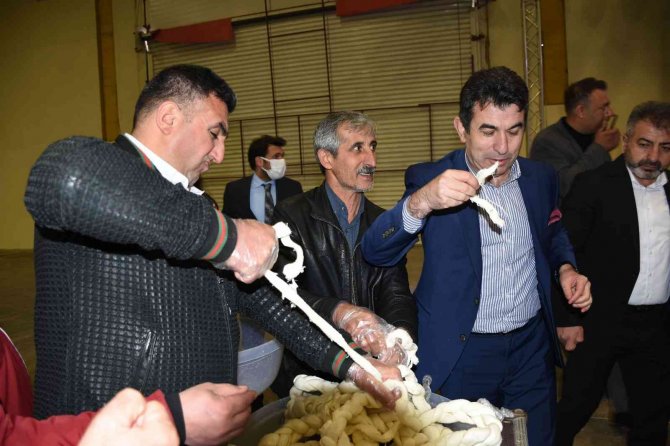 18 Metrelik ‘Civil’ Peyniri Açılış Kurdelesi Oldu