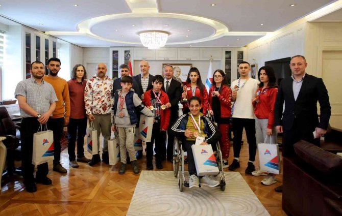 Ai̇çü Sporcularından Büyük Başarı