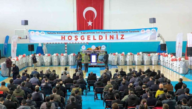 Ağrı’da Süt Soğutma Tankı Dağıtım Töreni Düzenlendi