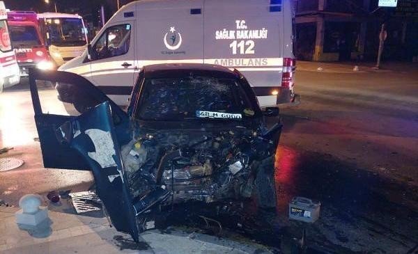 Alkollü Sürücü Belediye Otobüsüne Çarptı: 2 Yaralı