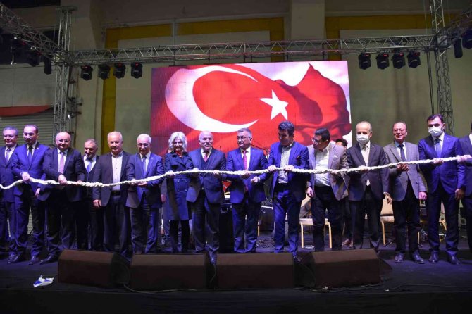 18 Metrelik ‘Civil’ Peyniri Açılış Kurdelesi Oldu