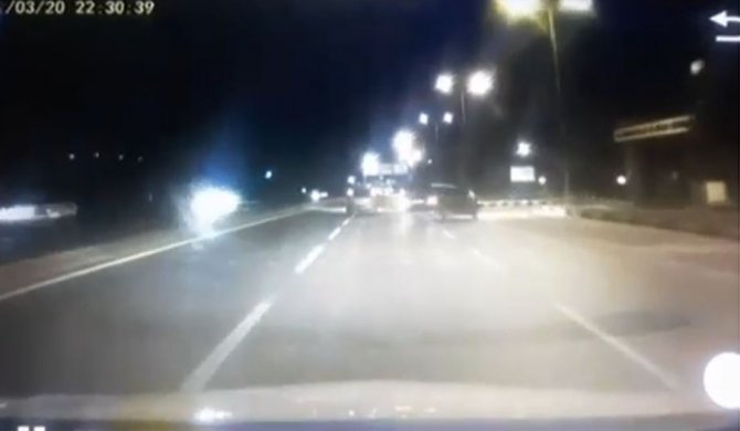 Bir Anda Kontrolden Çıkıp Çarptığı Diğer Aracı Yoldan Çıkardı, Arkasına Bile Bakmadan Kaçtı