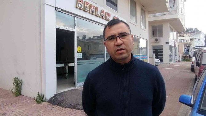 Kağıt Toplayıcısı, Bebek Arabasını Çek Çek Arabasına Koyup Götürdü