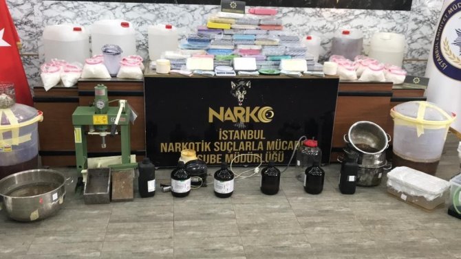 İ̇stanbul’da Uyuşturucu Operasyonları: 5’i Yabancı Uyruklu 10 Şüpheli Yakalandı