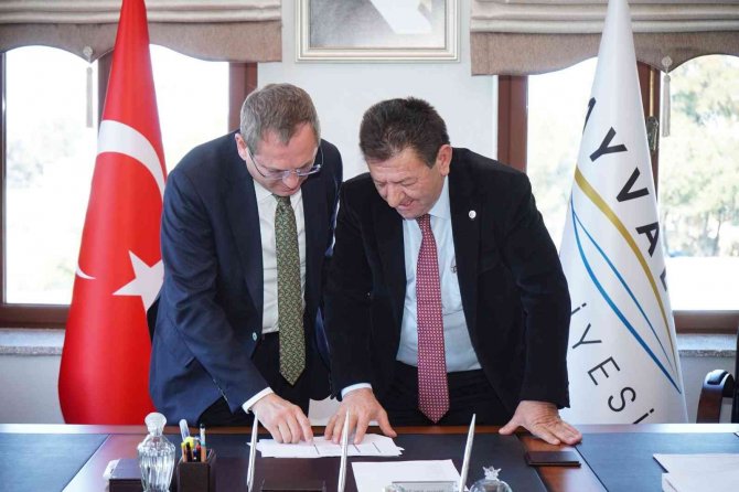 Ayvalık Belediyesi’nden Çalışanlara Ek Protokol