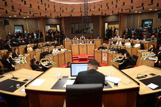 Yarının Türkiye’sinde Söz Sahibi Olmak İsteyen Gençler Kıyasıya Yarıştı