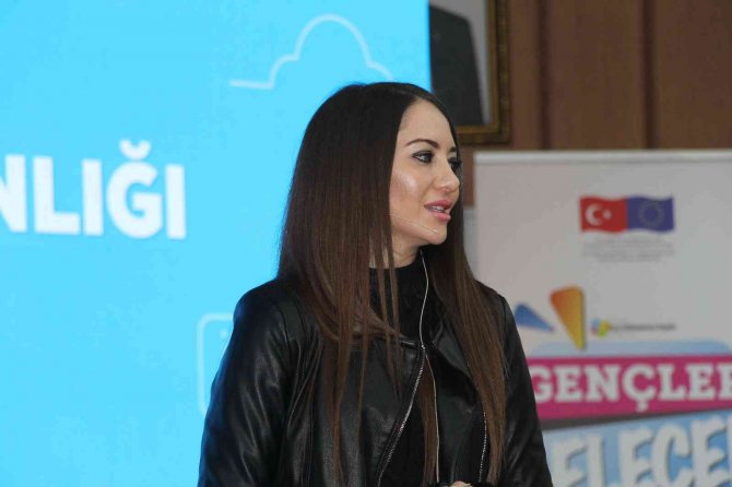 Üniversite Öğrencileriyle Kariyer Toplantısı