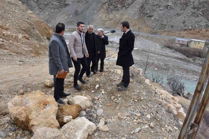Sason’da Bol Yağışlı Geçen Kış Mevsiminin Ardından Tahrip Olan Yol Ve Yapılar Tespit Edildi