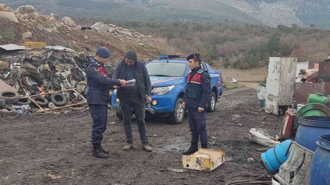 Jandarmadan Hurda Ve İkinci El Malzeme Alım Satım Yerlerine Denetim