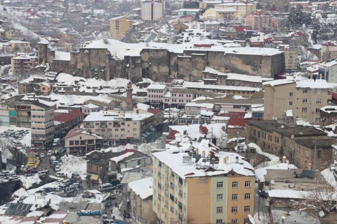 Bitlis’te 294 Köy Yolu Ulaşıma Kapandı