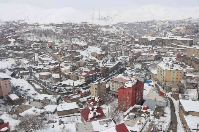 Bitlis’te 294 Köy Yolu Ulaşıma Kapandı