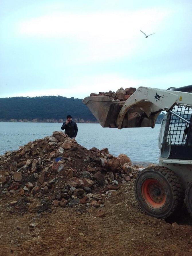 Burgazada’da Chp’li Belediye Meclis Üyesi Plajı Kendi Mülküne Katmak İstedi, Bakanlık Yapılaşmayı Durdurdu