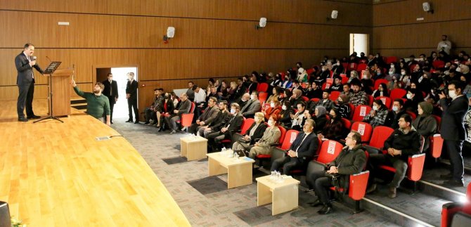 Dünya Şiir Günü’nü Vali Ayaz Ve Rektör Çiftçi Şiir Seslendirerek Kutladı