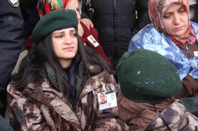 Şehidin Cenazesinde Acı Detay: Şehit Olduğu Gün Evlilik Yıl Dönümüymüş