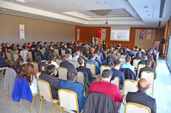 Denizli Tarımı İçin ’Bilinçli Gübreleme’ Konusunda Eğitim Düzenlendi