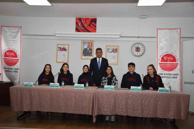 Anadolu Mektebi Yazar Okumaları Öğrenci Paneli Yapıldı