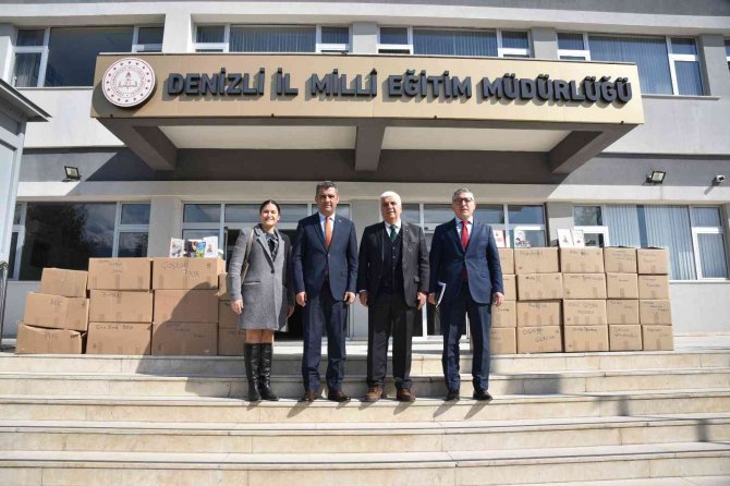 İ̇ş Adamları Tarafından Kütüphanelere 2 Bin 500 Adet Kitap Bağışlandı