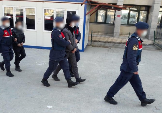 Hırsızlık İçin Girdikleri Fabrikada Suçüstü Yakalandılar