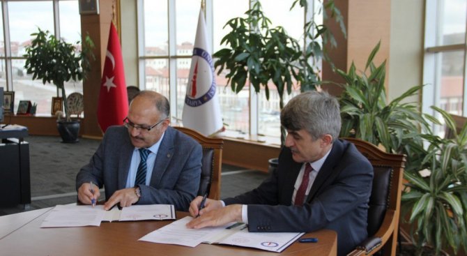 Dpü İle Gediz İ̇lçe Millî Eğitim Müdürlüğü Arasında İş Birliği