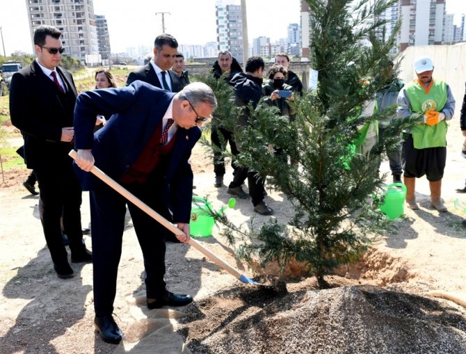 Mersin’de Fidanlar Toprakla Buluştu