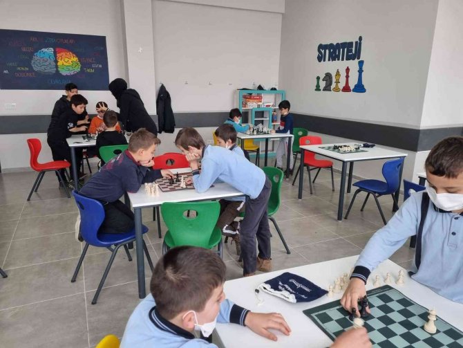 Satranç Turnuvası Düzenlendi