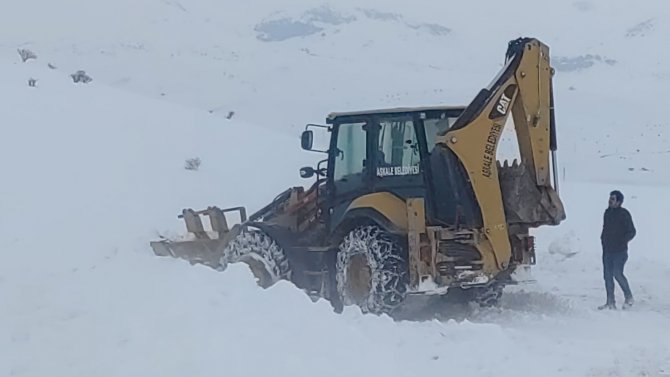 Aşkale’de Aniden Bastıran Tipi Geçit Vermedi