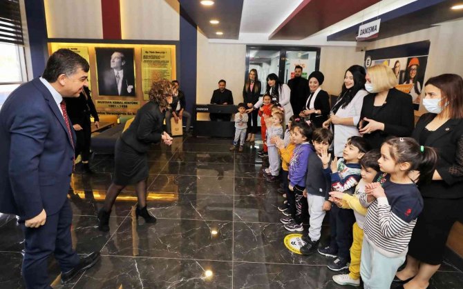 Fadıloğlu, Öğrencilerle Bir Araya Geldi