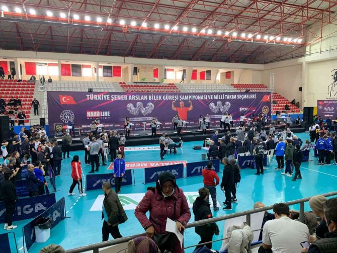 Türkiye Şener Arslan Bilek Güreşi Şampiyonası Başladı