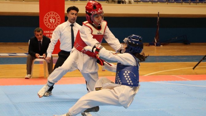 350 Taekwandocunun Katıldığı Müsabaka Sona Erdi