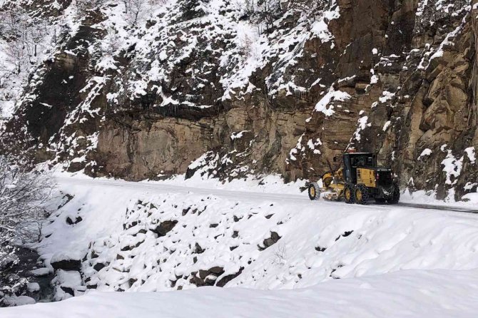 Gümüşhane’de Kapalı Köy Yolu Kalmadı