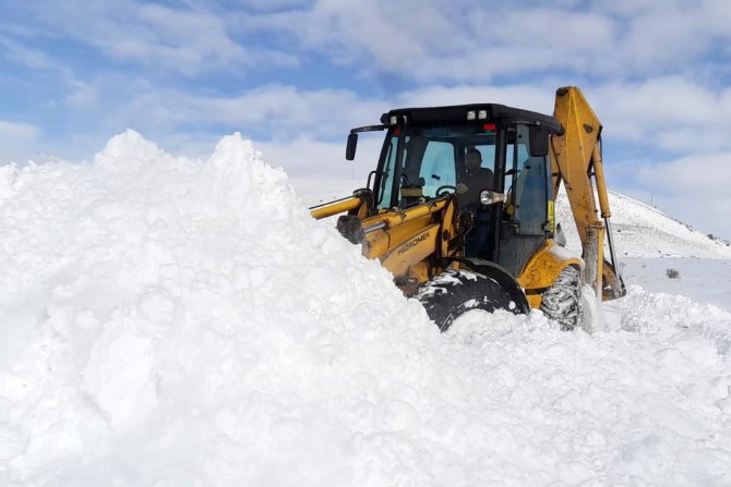 Gümüşhane’de Kapalı Köy Yolu Kalmadı