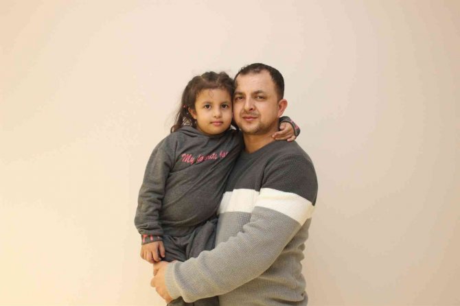 Minik Halime Babasının Karaciğeriyle Hayata Tutundu