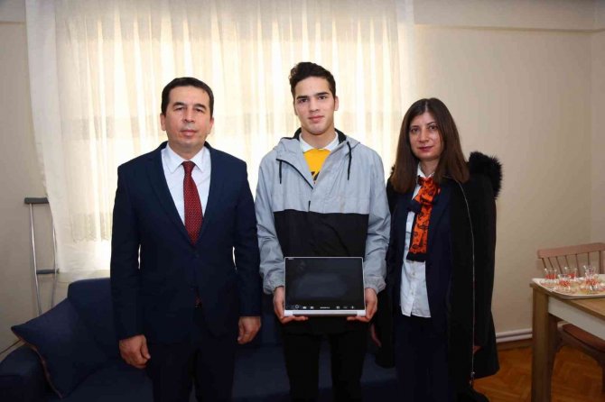 Kaymakamlık, Görme Engelli Öğrencinin Gözlerine Işık Oldu