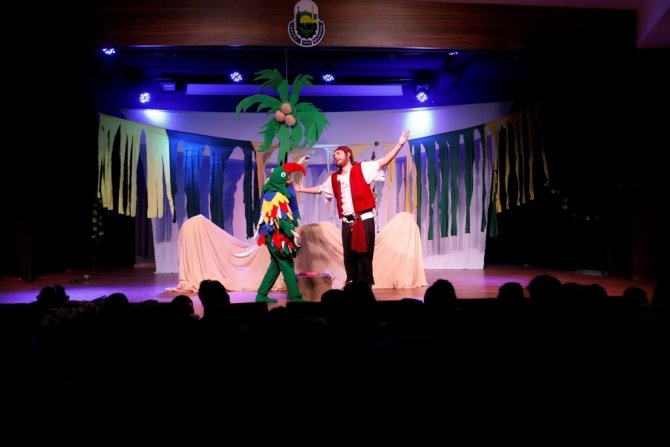 İ̇negöl’de 6 Günlük Tiyatro Festivali Başladı