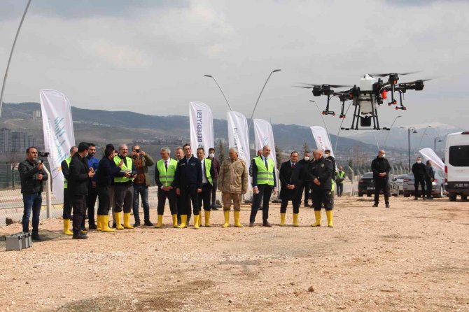 Vali Ömer Toraman, Lavanta Bahçesini Dron İle İlaçladı