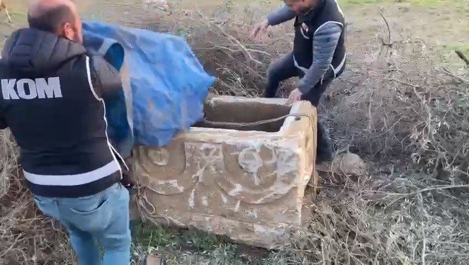 Çalı Çırpının Altından Tarihi Eser Çıktı