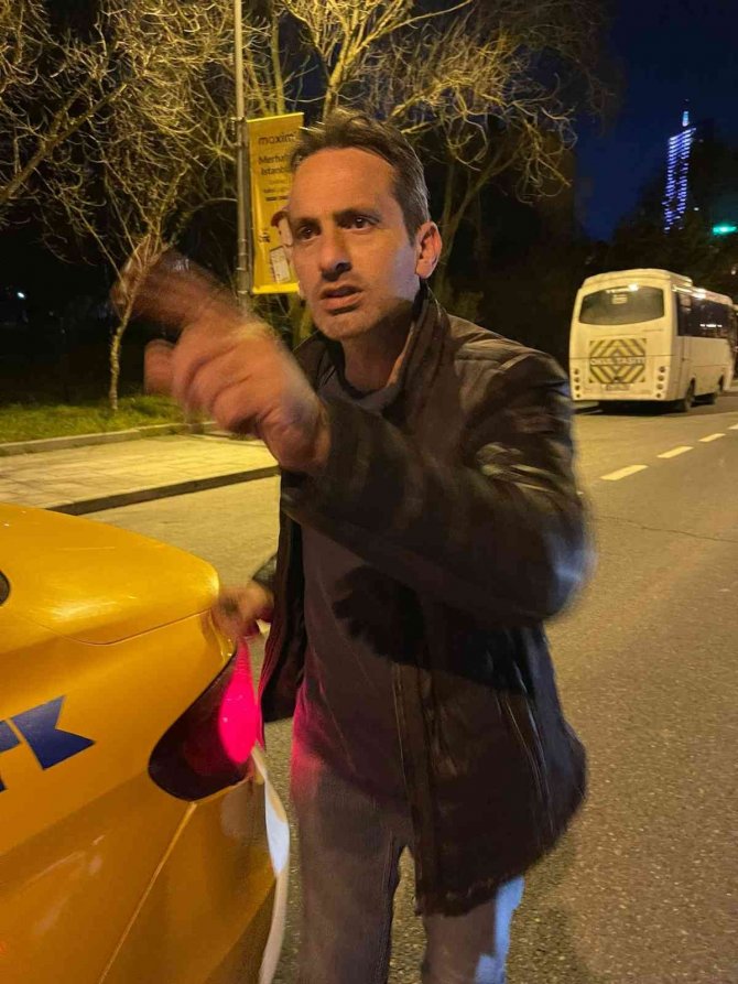 Kağıthane’de Taksici İle Yolcular Arasında Tartışma: “Beğenmiyorsan İnersin”