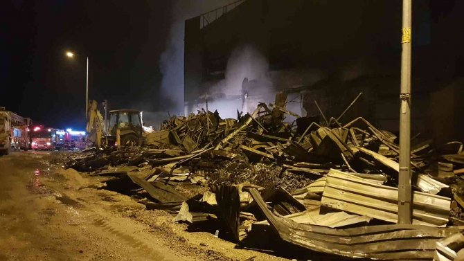 Karabük’te Depoda Çıkan Yangın Kontrol Altına Alındı